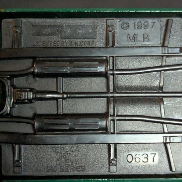 Oakland Athletics MLB Ertl Collectibles 1:24 Scale DieCast 1957 Chevy Bank - Picture 8 of 8